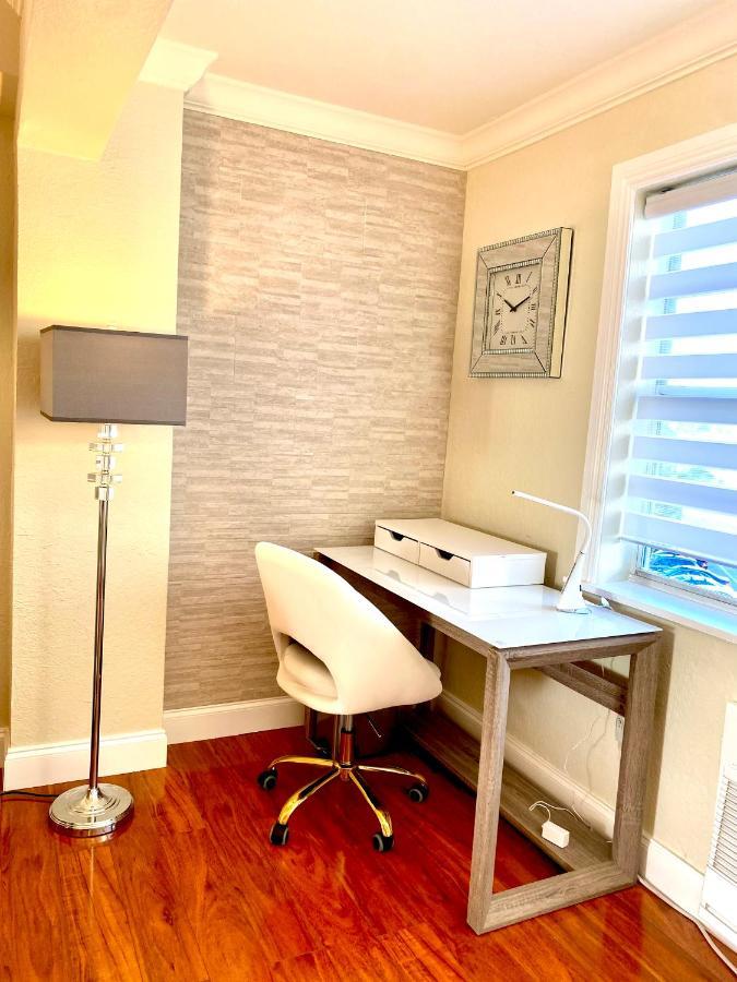Deluxe Waterfront One Bedroom Apartment With Miami Skyline View, Free Parking 5 Mins Drive To Miami Beach Exterior foto