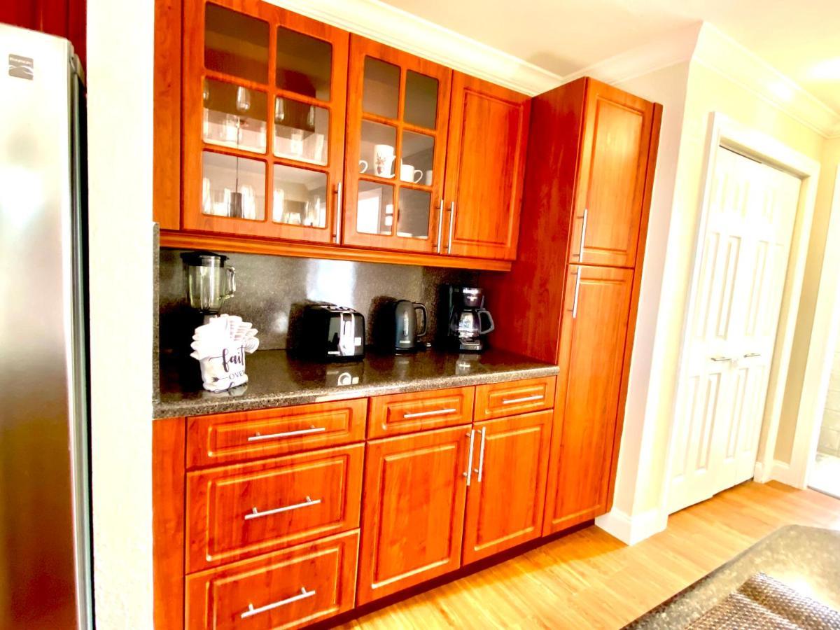 Deluxe Waterfront One Bedroom Apartment With Miami Skyline View, Free Parking 5 Mins Drive To Miami Beach Exterior foto
